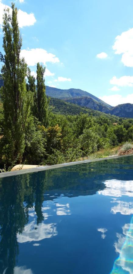 Gites Les Costoliers Chateauneuf-Miravail Exterior foto