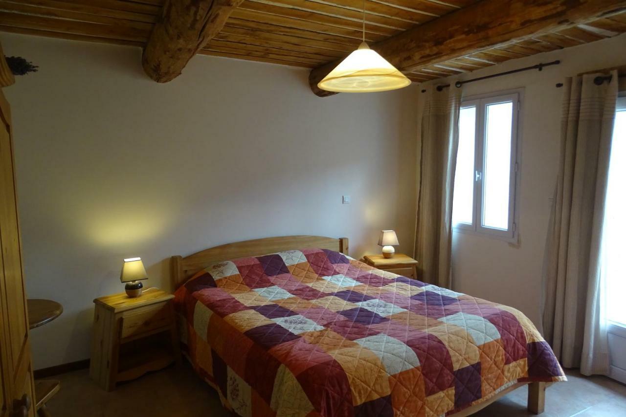 Gites Les Costoliers Chateauneuf-Miravail Exterior foto